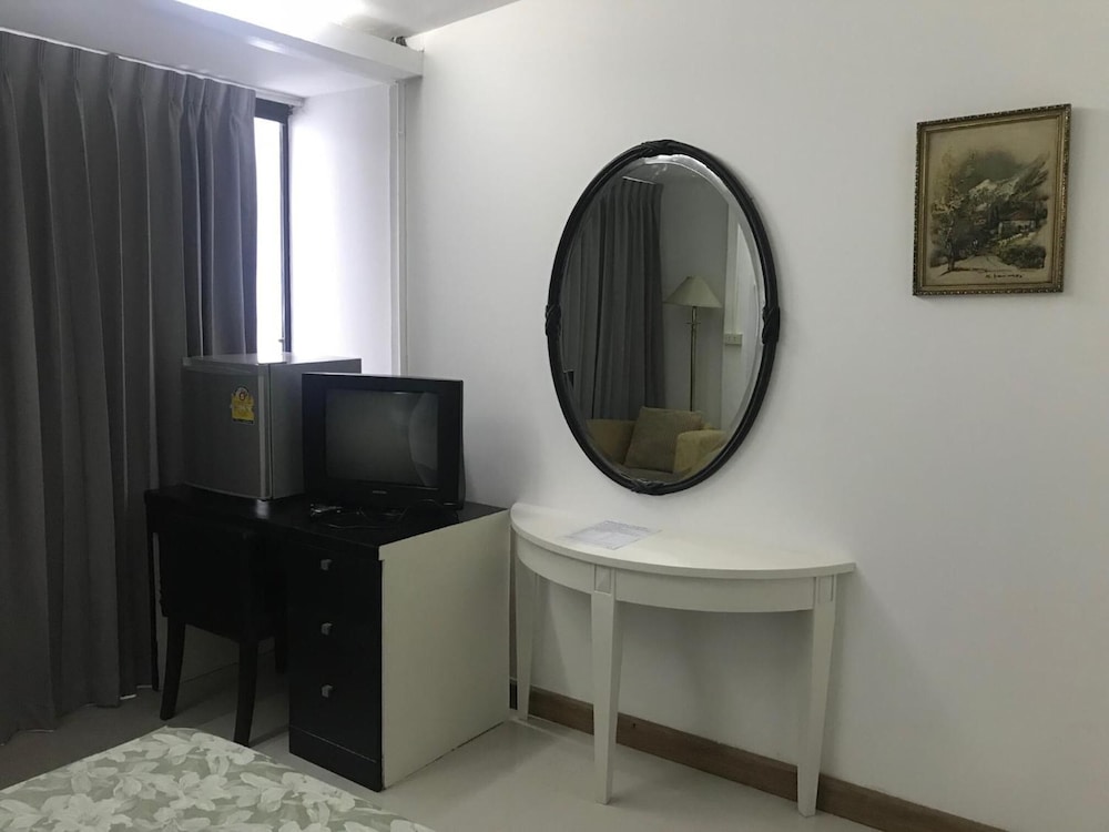 Nine Place Sukhumvit 40 - Hostel