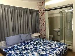 Nine Place Sukhumvit 40 - Hostel