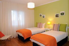 Vila do Vale by MHM