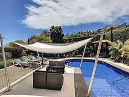 Vila do Vale by MHM