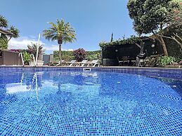 Vila do Vale by MHM