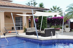 Vila do Vale by MHM