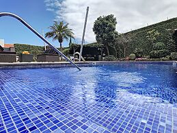 Vila do Vale by MHM