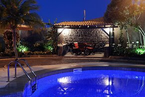 Vila do Vale by MHM