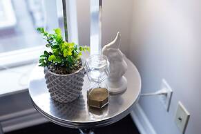 Applewood Suites - 1 BR Wellington West