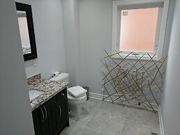 QuickStay - Beautiful 5bdrm House in Vaughan
