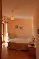 Larus Hotel