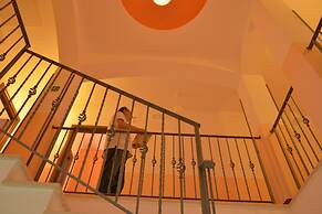 Larus Hotel