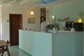 Larus Hotel