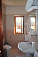 Larus Hotel