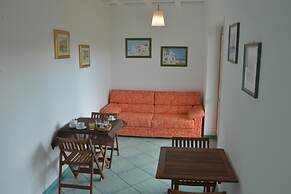 Larus Hotel