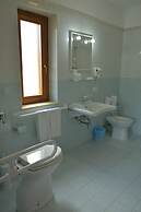 Larus Hotel