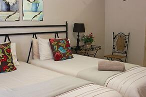 Hlulala Guesthouse