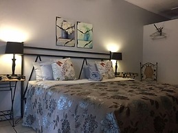 Hlulala Guesthouse