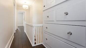 Applewood Suites - Danforth Avenue