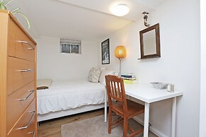 Applewood Suites - Danforth Basement