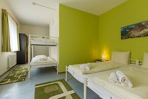 Sportland Inn