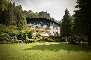 Sportland Inn