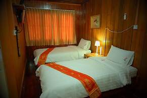 The History Cafe' & Guesthouse