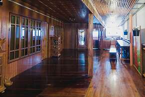 The History Cafe' & Guesthouse