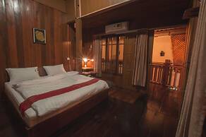 The History Cafe' & Guesthouse