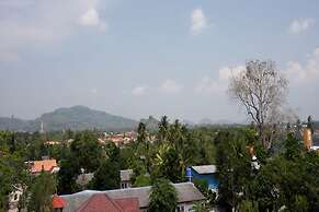 Chaofa West Suites