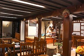 Hiranya Guest House