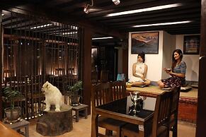 Hiranya Guest House