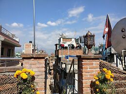 Hiranya Guest House