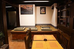 Hiranya Guest House