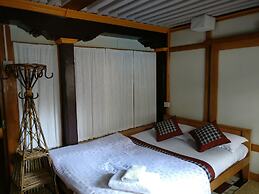 Hiranya Guest House