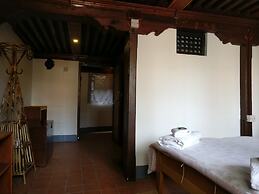 Hiranya Guest House