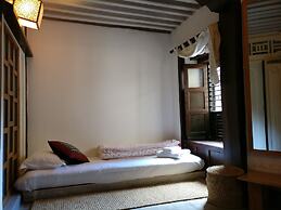 Hiranya Guest House