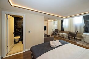 Aiza Suites