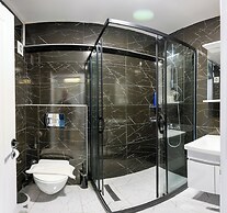 Aiza Suites