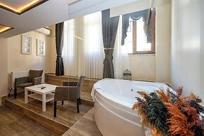 Aiza Suites