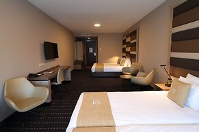 XO Hotels Blue Square