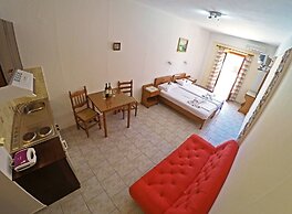 Tarsanas Apartments
