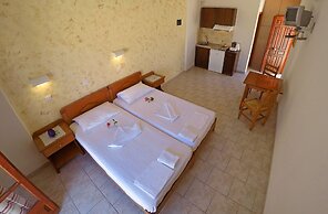 Tarsanas Apartments
