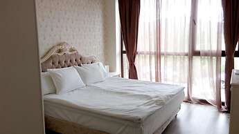 Apolonia Resort