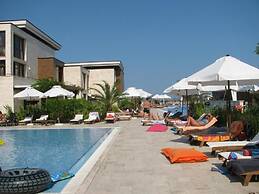 Apolonia Resort