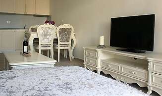 Apolonia Resort