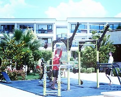 Apolonia Resort