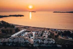 Apolonia Resort