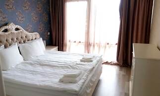 Apolonia Resort
