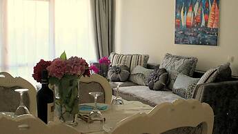 Apolonia Resort