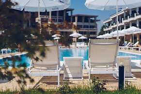Apolonia Resort