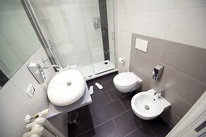 Grey&White B&B
