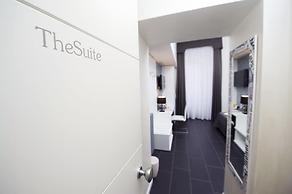 Grey&White B&B