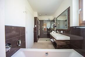 Mountain Spa Resort Albion